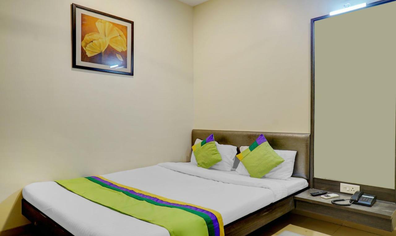 Hotel Treebo Bhagyashree Executive Mundhva Exterior foto