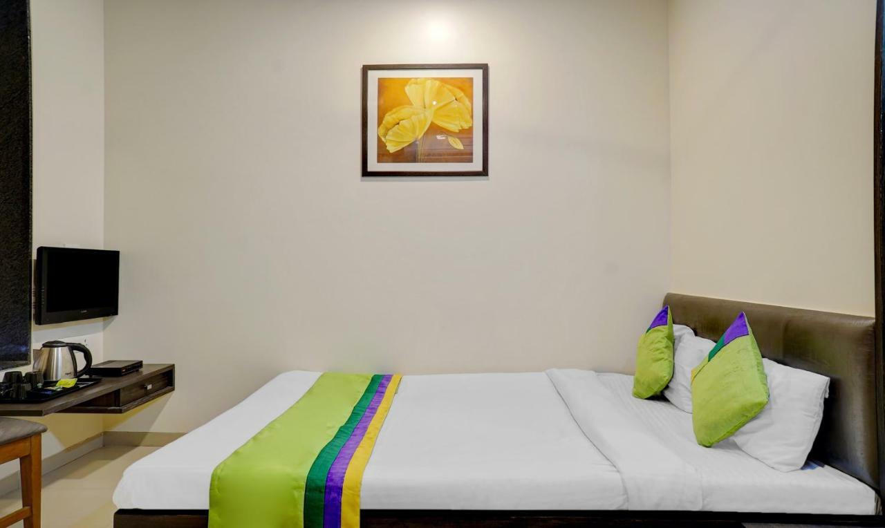 Hotel Treebo Bhagyashree Executive Mundhva Exterior foto